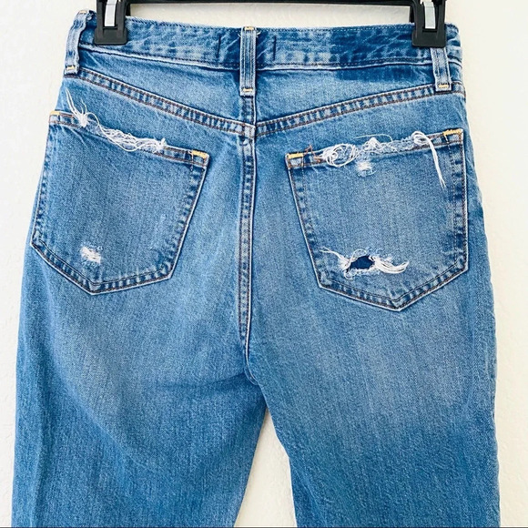 Abercrombie & Fitch High Rise Distress Jeans - Picture 4 of 6